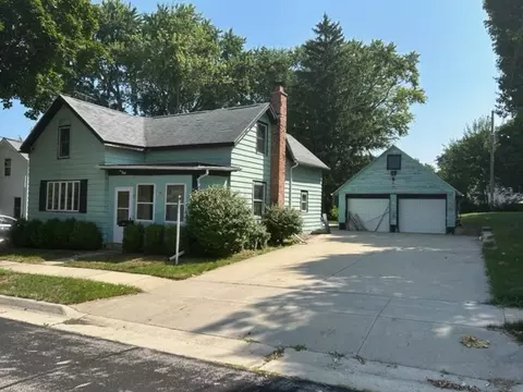 1001 Vine, Watertown, WI 53098