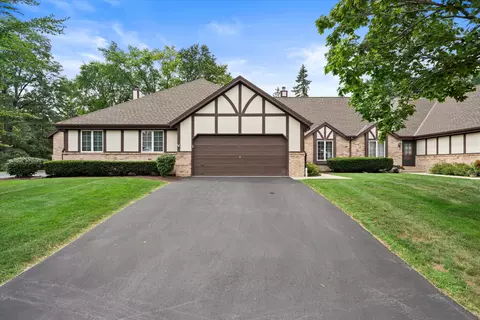 825 Oakwood #B, Brookfield, WI 53045