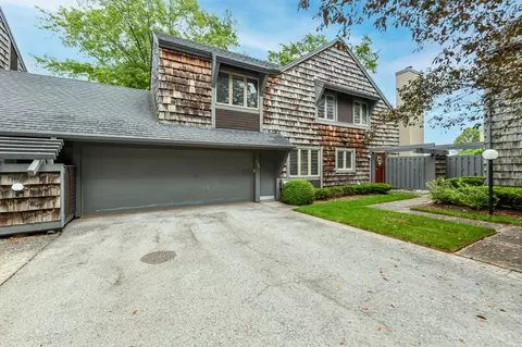 136 Lakefield, Wind Point, WI 53402