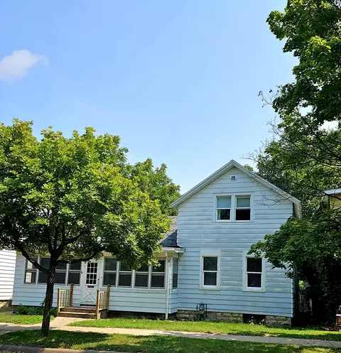 1119 10th St S, La Crosse, WI 54601