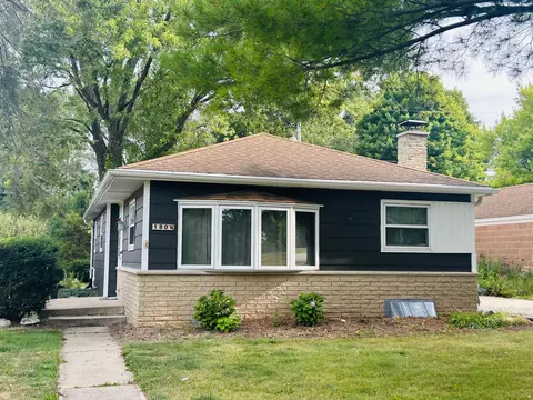 180 E Park, Hartland, WI 53029