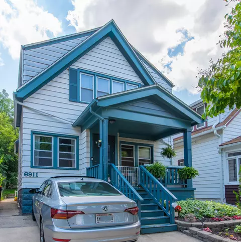 6911 Auburn, Wauwatosa, WI 53213