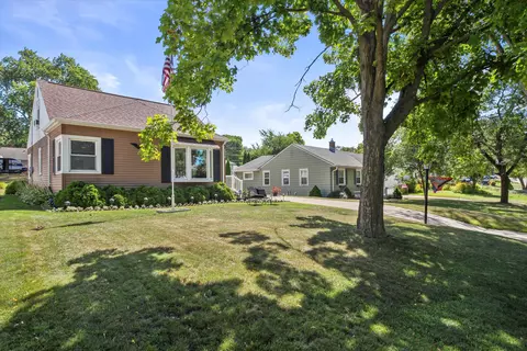 4310 Raymir, Wauwatosa, WI 53222