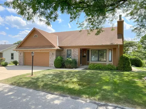 5413 S Butterfield, Greenfield, WI 53221