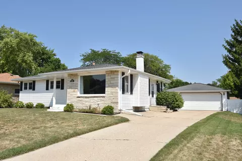 w172n8716 Shady, Menomonee Falls, WI 53051