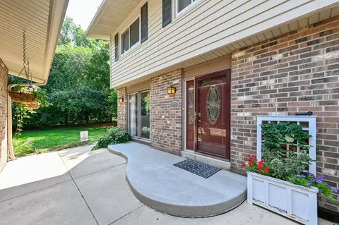 1060 Pilgrim, Elm Grove, WI 53122