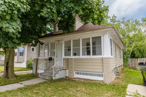1542 North, Racine, WI 53402