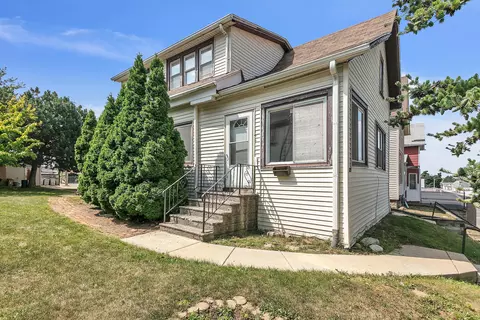 3215 W National, Milwaukee, WI 53215