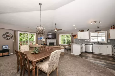 410 W Aspen #7, Oak Creek, WI 53154
