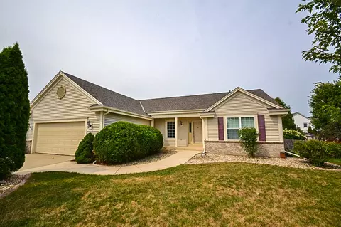 1242 Oriole, Oconomowoc, WI 53066