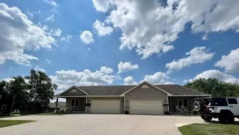 1006 Fond Du Lac, Mount Calvary, WI 53057