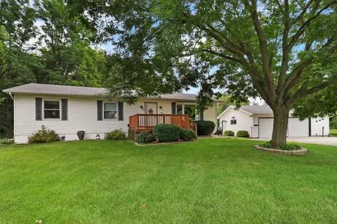 906 Lakeview, Twin Lakes, WI 53181