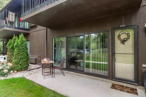 6 Zurich #03, Geneva, WI 53147