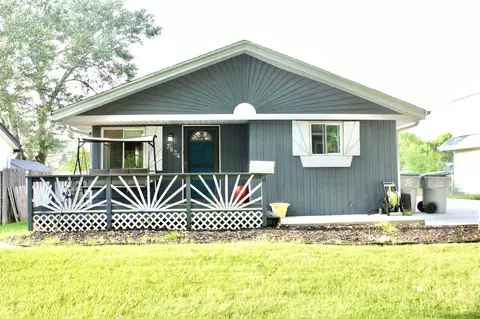 7834 W Beechwood, Milwaukee, WI 53223
