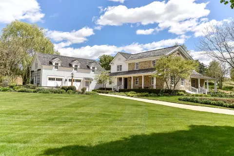 5693 Alvin Howe #5695, Burlington, WI 53105