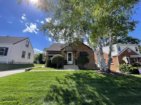 4335 S Lenox, Milwaukee, WI 53207