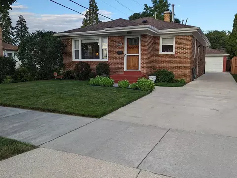 2913 Ashland, Racine, WI 53403
