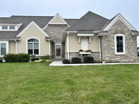 1546 Champion, Oconomowoc, WI 53066