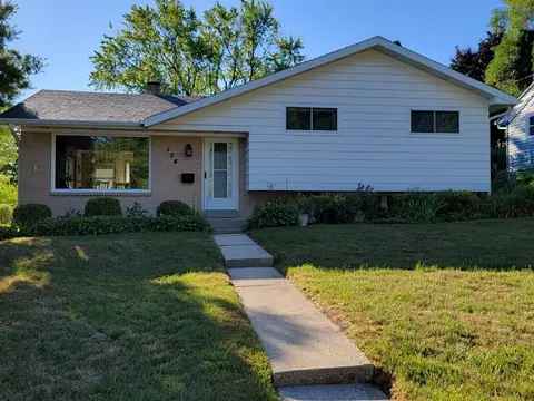 104 George, Pewaukee, WI 53072