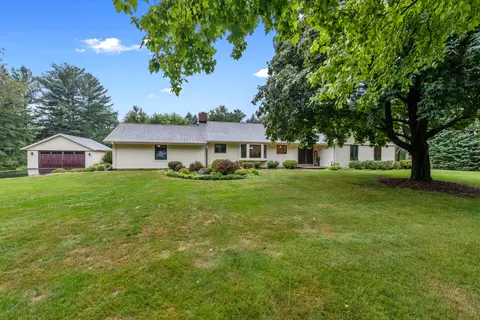 897 Tara Hl, Erin, WI 53027