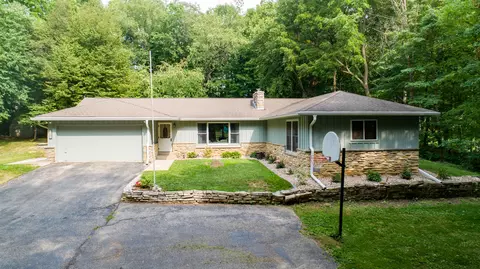 n7986 Green Tree Lane, Oconomowoc, WI 53066
