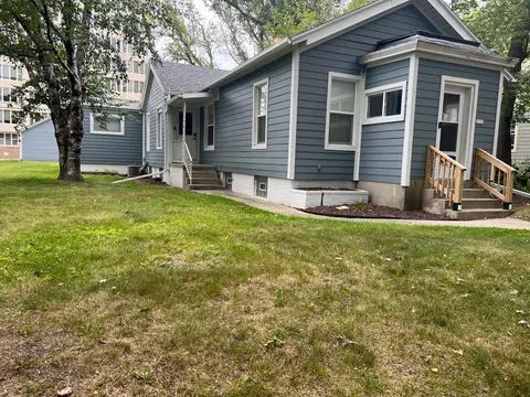 2530 S Superior, Milwaukee, WI 53207