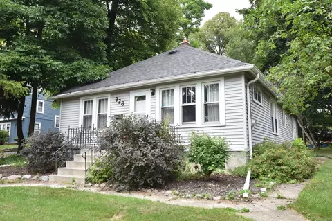 928 W Melin, Port Washington, WI 53074