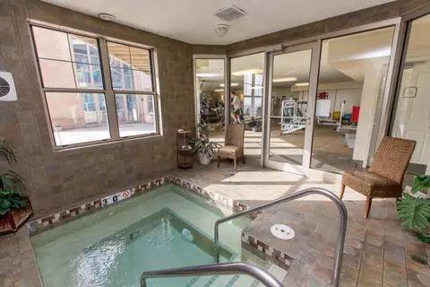 4130 S S Lk #372, Saint Francis, WI 53235