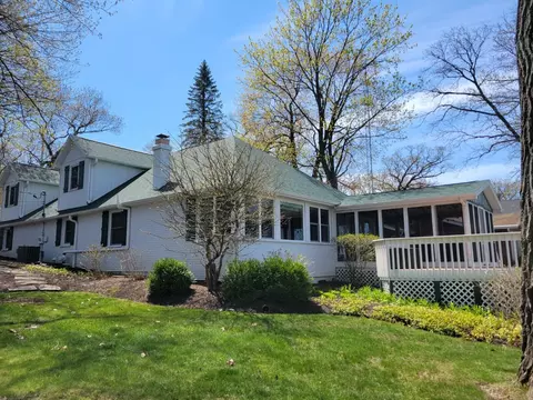 2229 South Shr, Delavan, WI 53115