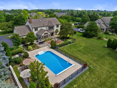 9009 W Daventry, Mequon, WI 53097