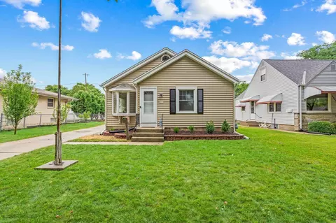 2375 S 95th, West Allis, WI 53227
