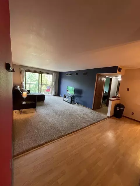 3239 S 58th #210, Milwaukee, WI 53219