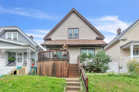 2957 S 10th, Milwaukee, WI 53215
