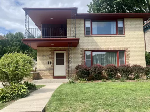 6822 W Wls #6824, Wauwatosa, WI 53213