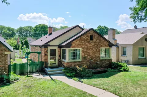 5529 W Brooklyn, Milwaukee, WI 53216