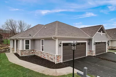 w204n17613 Laurel #201, Jackson, WI 53037