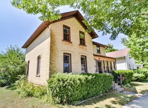 1021 E Main, Watertown, WI 53094