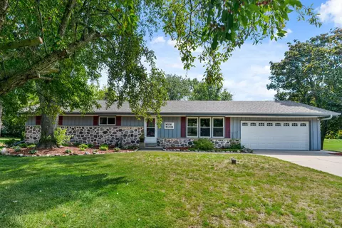 w236n1126 Kings, Waukesha, WI 53188