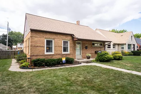 2755 N 88th, Milwaukee, WI 53222
