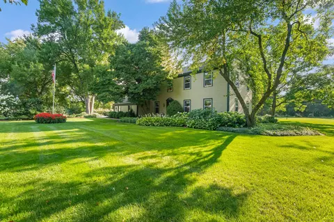 n61w29545 S Woodfield, Merton, WI 53029