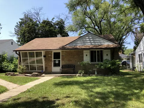 5785 N 32nd, Milwaukee, WI 53209