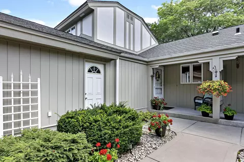 2117 W Raleigh, Mequon, WI 53092