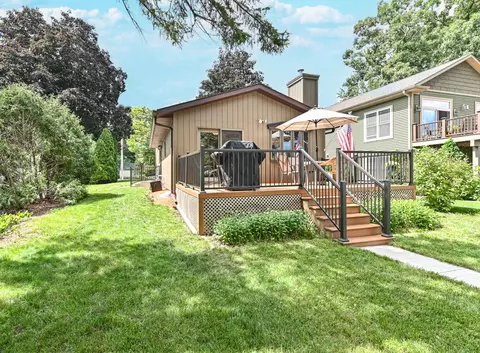 419 Fox Isle Park, Waterford, WI 53185