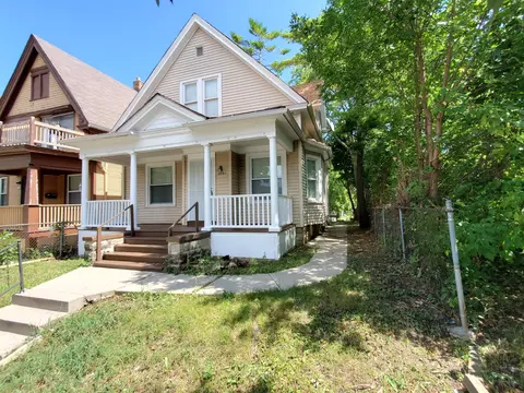 3284 N 15th, Milwaukee, WI 53206