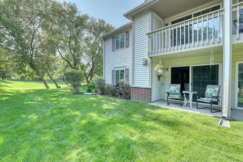 664 Pewaukee #D, Pewaukee, WI 53072