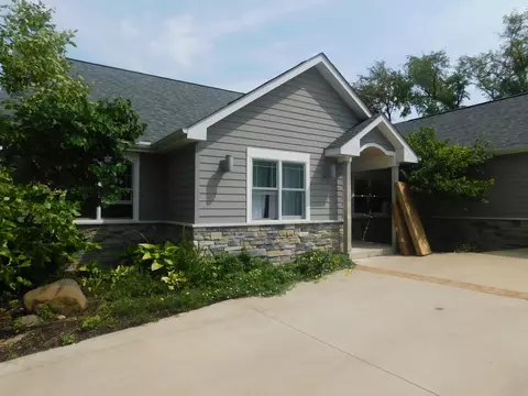 n906 Daisy Drive, Bloomfield, WI 53128