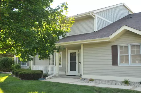 806 Canterberry #D, West Bend, WI 53090