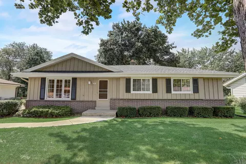 3801 W Brg, Greenfield, WI 53221
