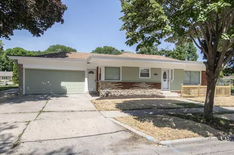 8430 W Vienna, Milwaukee, WI 53222