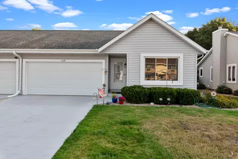 1230 Vogt, West Bend, WI 53095